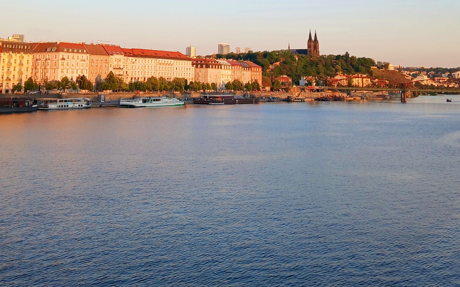 Prag mit Kindern im Oktober: Familienausflug auf der Moldau